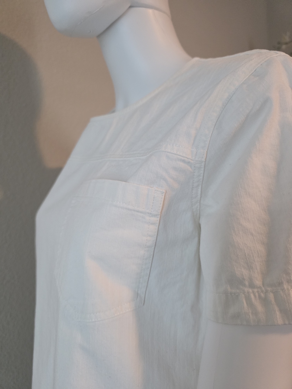 fab'rik White Short-Sleeve, Frayed-Hem, Pocket Top - Size M - Picture 8 of 8